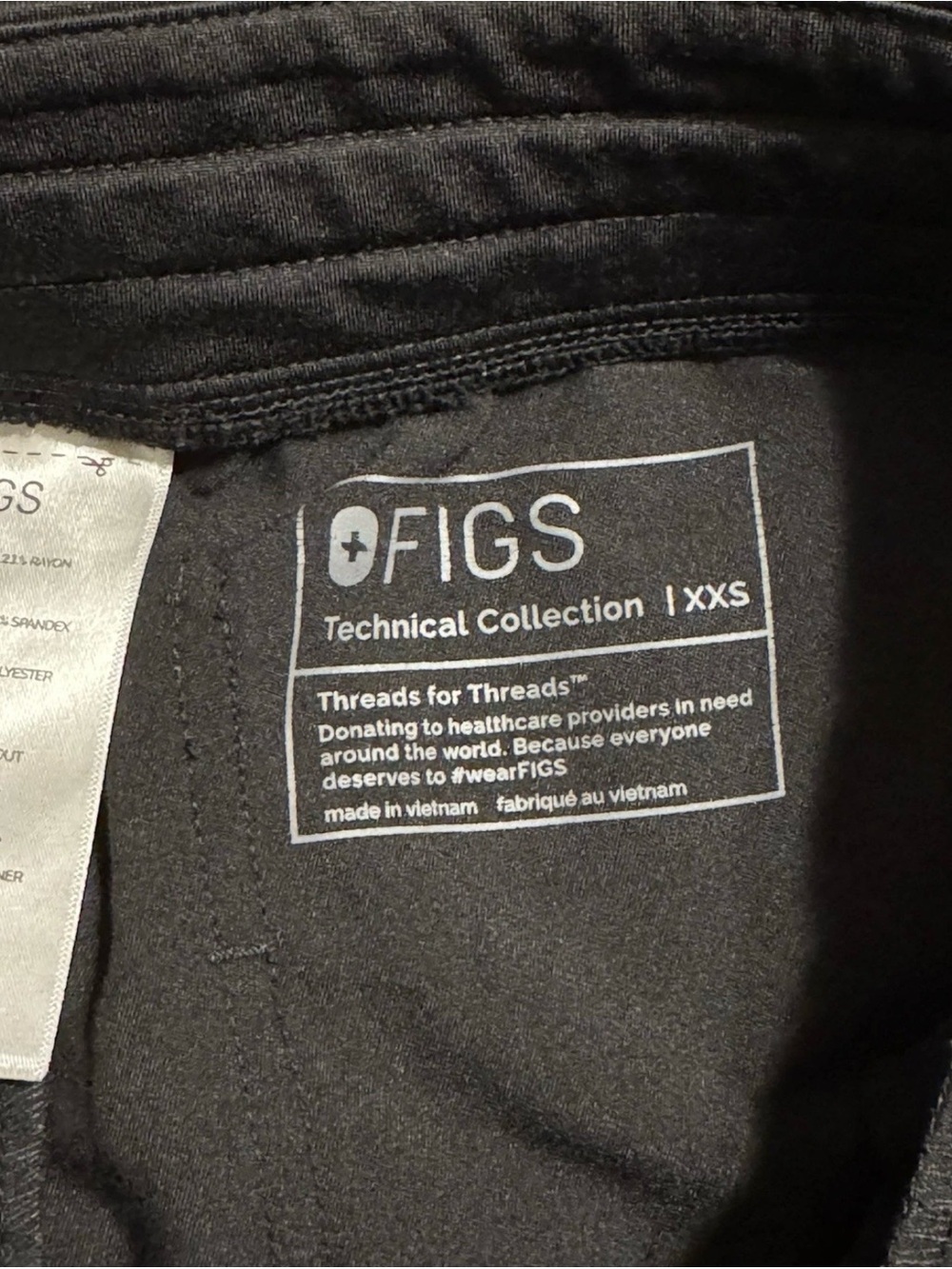 FIGS Technical Collection Women’s Scrub Set XS Black Top & XXS Jogger Pants - Picture 3 of 5